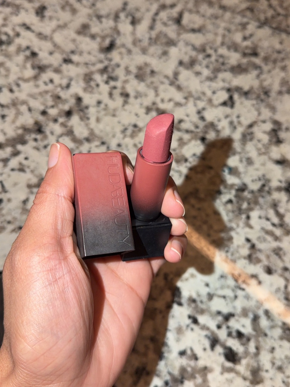 HUDA BEAUTY Matte Lipstick — Third Date